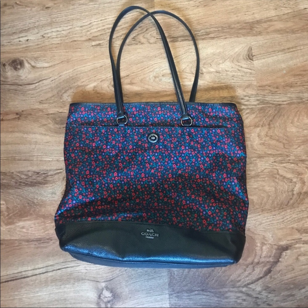 Coach Tote bag. No Offers